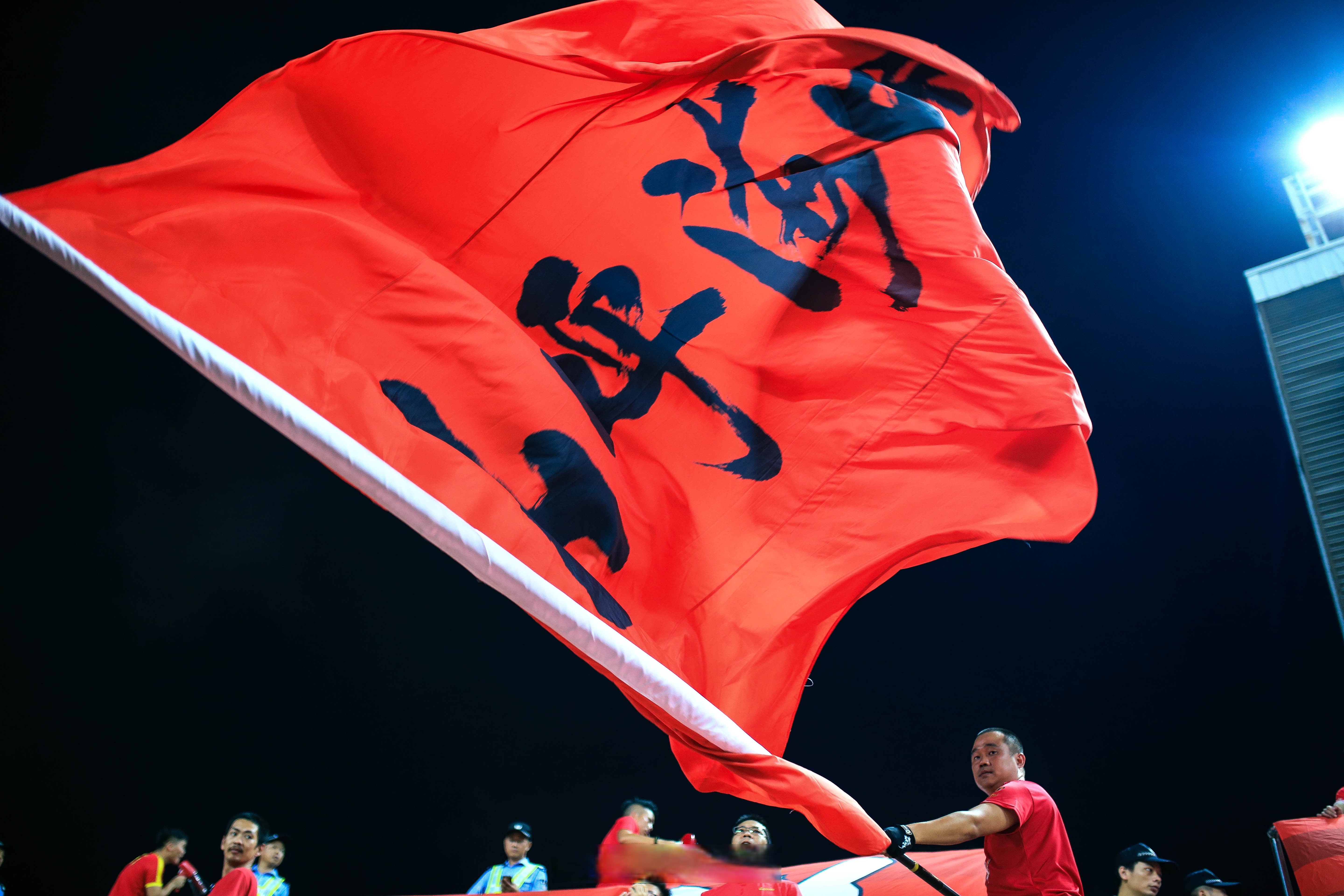 中国球队士气高昂，斗志昂扬迎接下一场比赛的简单介绍