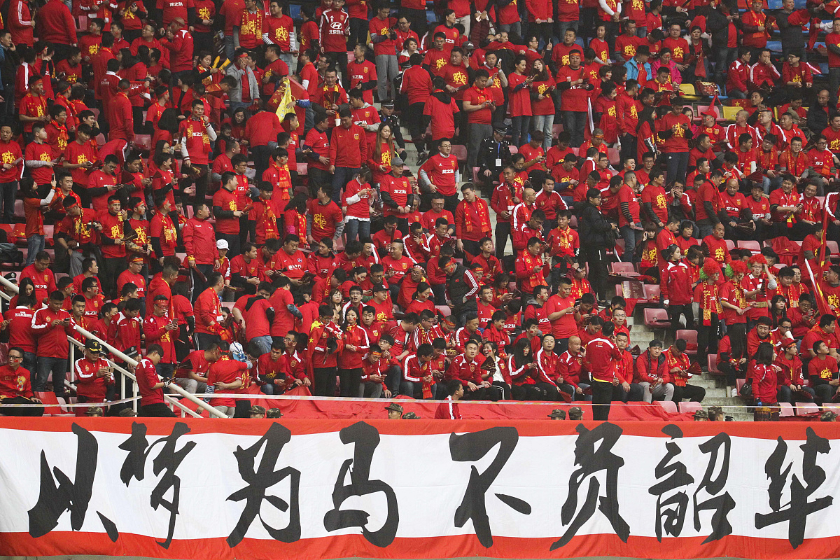 我国队伍在大陆赛场上稳定发挥，夺得胜利