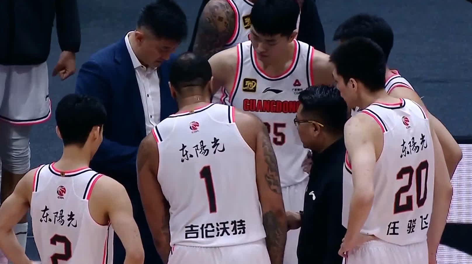 乐鱼全站-新疆队主场击败对手，积分赛季首胜