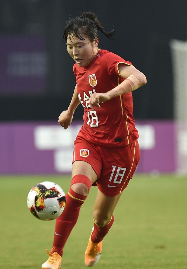 国家女足在比赛中表现出色，展示实力夺取胜利