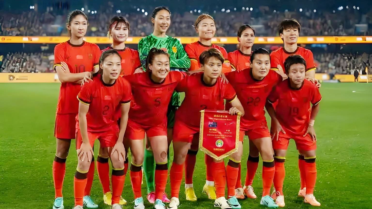 包含中国女足烽火连天，实现夺冠梦想在国际女足舞台的词条